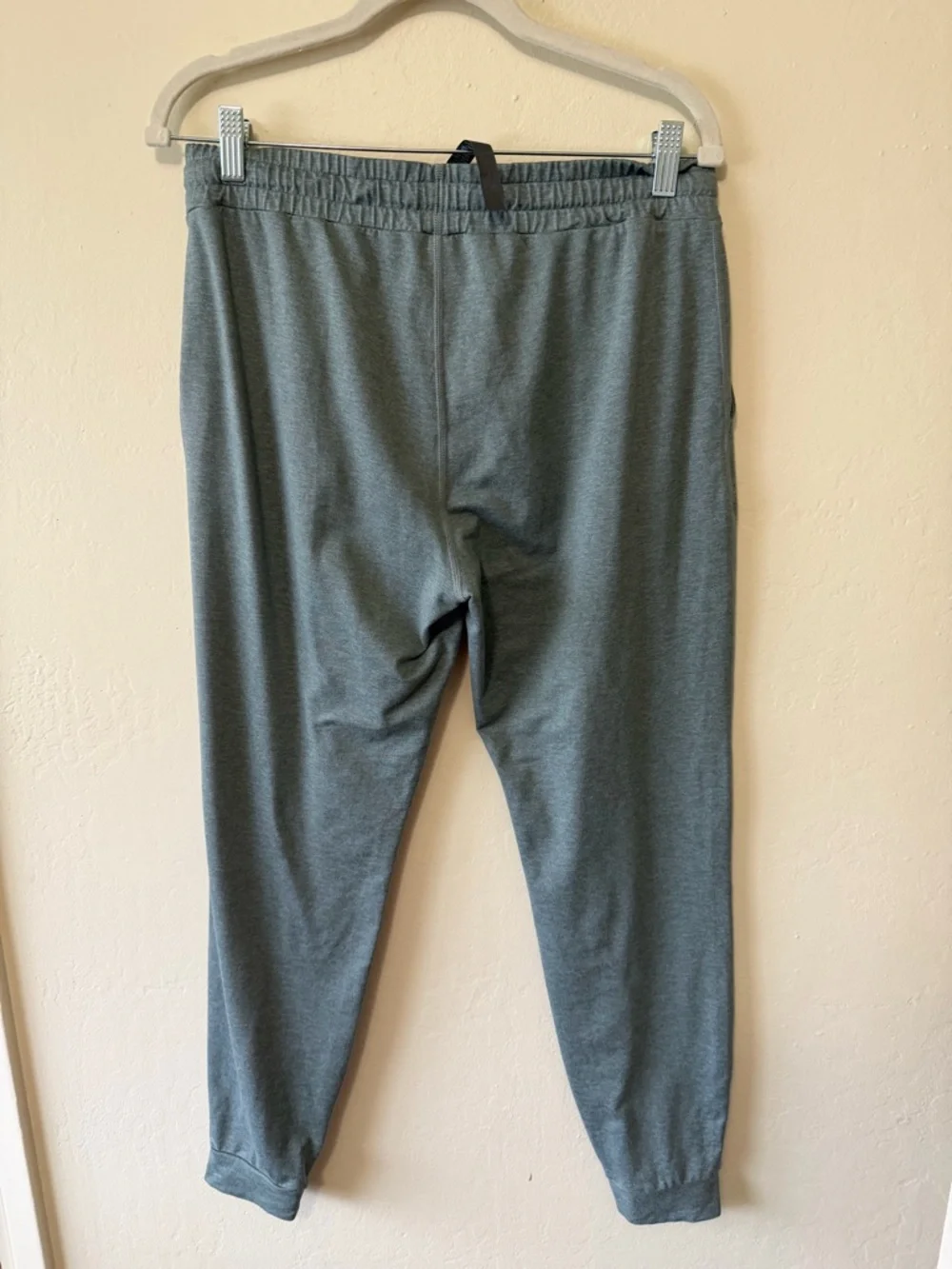 Vuori Women's performance Joggers in Slate Teal with Contrast Drawstring size m - Picture 5 of 6